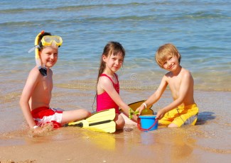 kids swimming